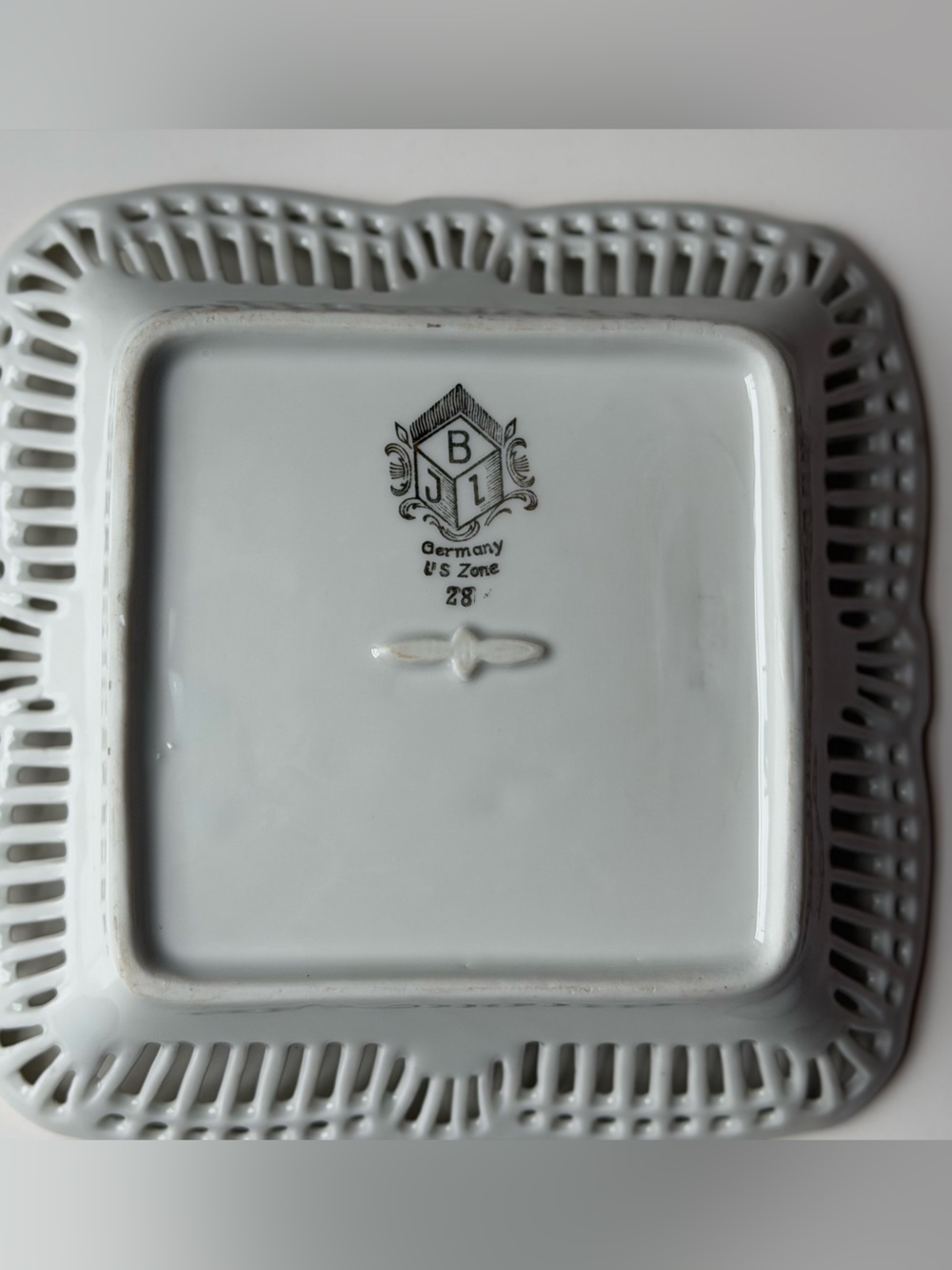 JBL Porcelain Floral Square Dish with Gold Trim - Cottagecore - Picture 2 of 3